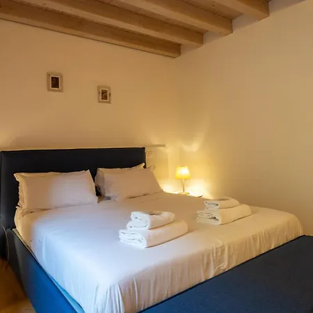Apartment Yourbanflat Piazza Dei Signori 1 Padova