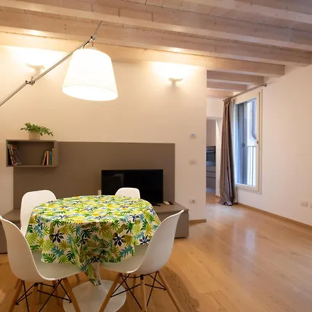 Apartment Yourbanflat Piazza Dei Signori 1 *